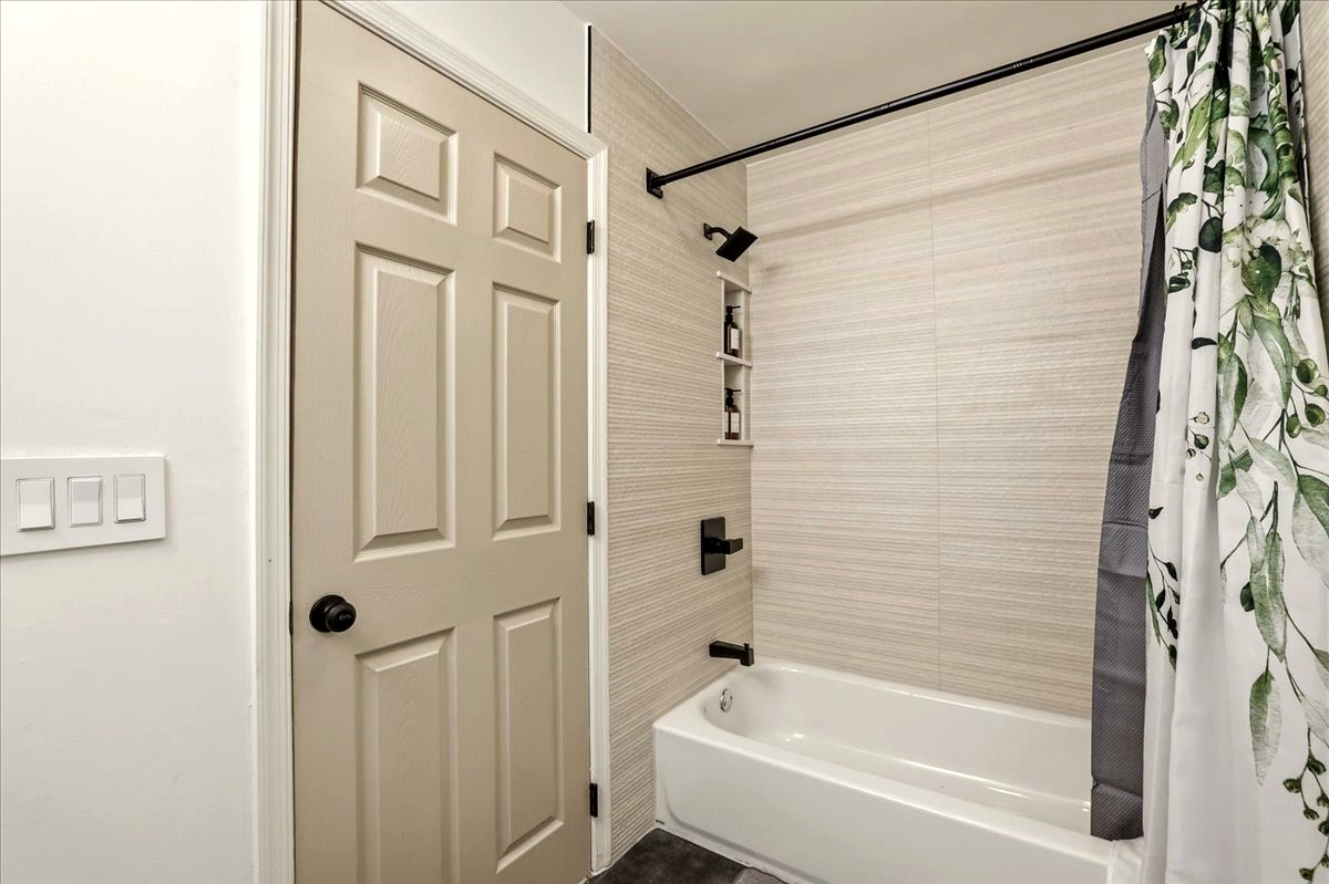 Hall Bath Tub & Shower