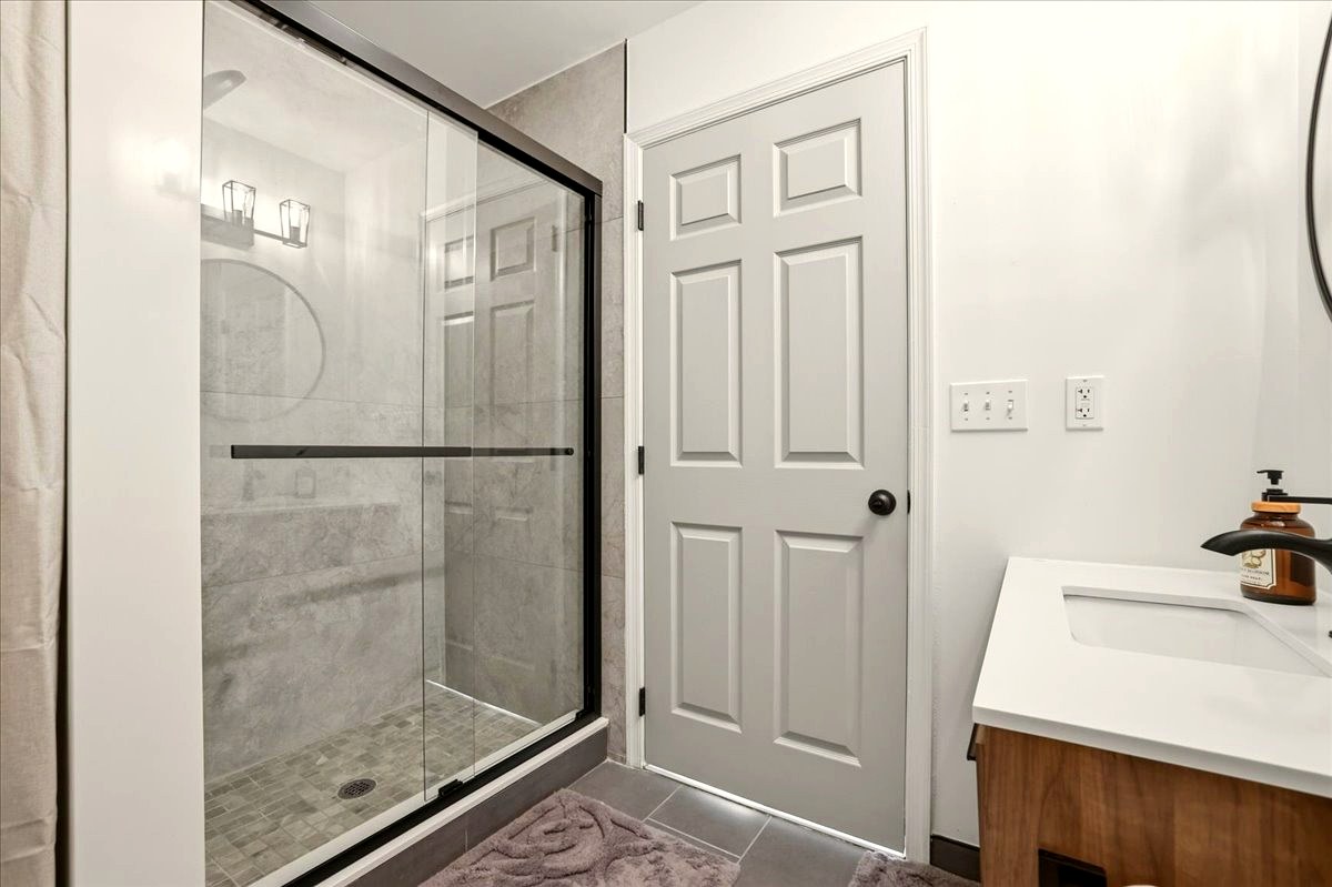 Lower Bath Shower